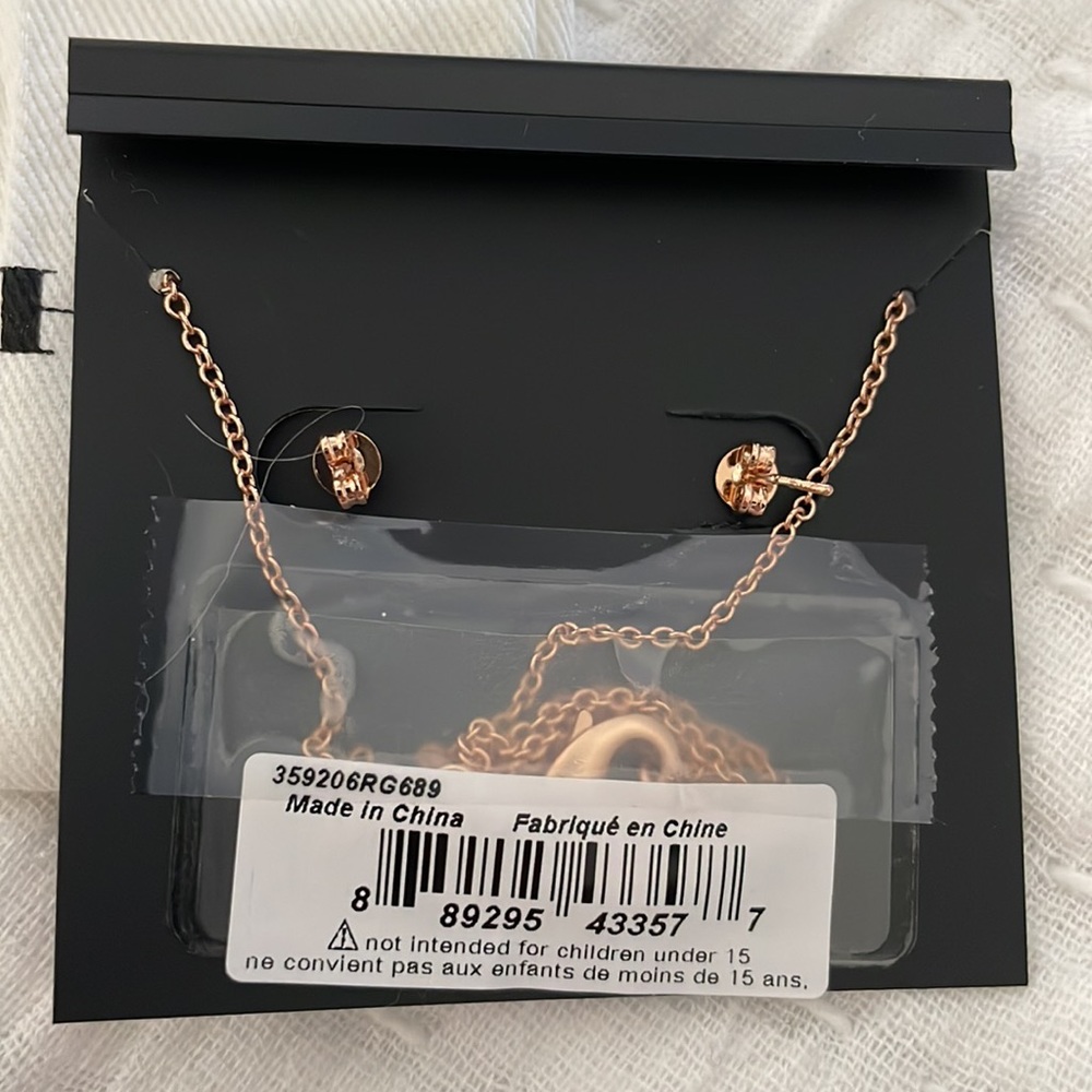 Coach - Rose gold flower necklace and earrings - Picture 3 of 3